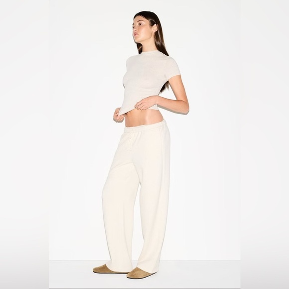 SKIMS Pants - SKIMS oatmeal straight leg sweats- size XL